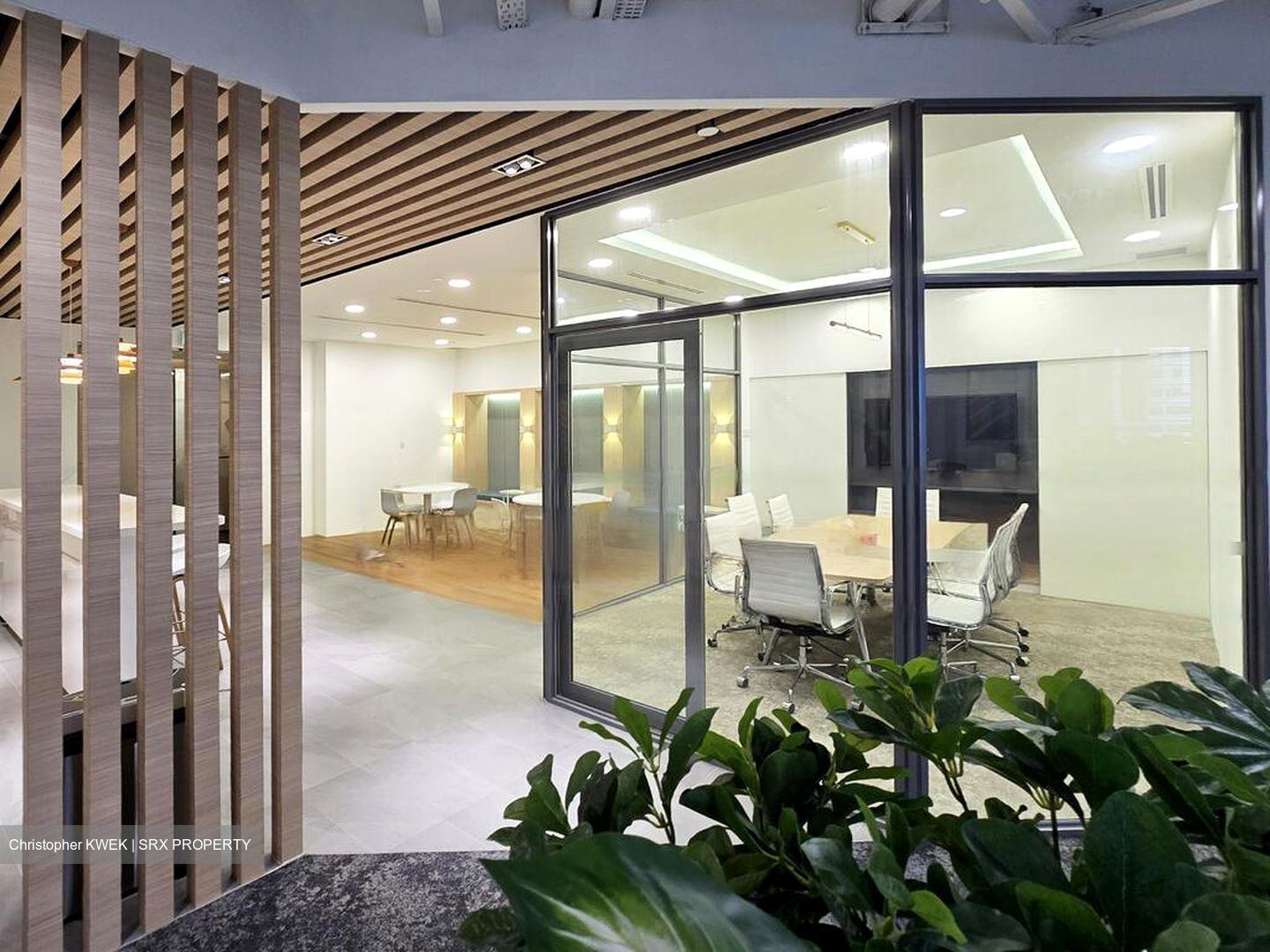 Tung Centre (D1), Office #484684541